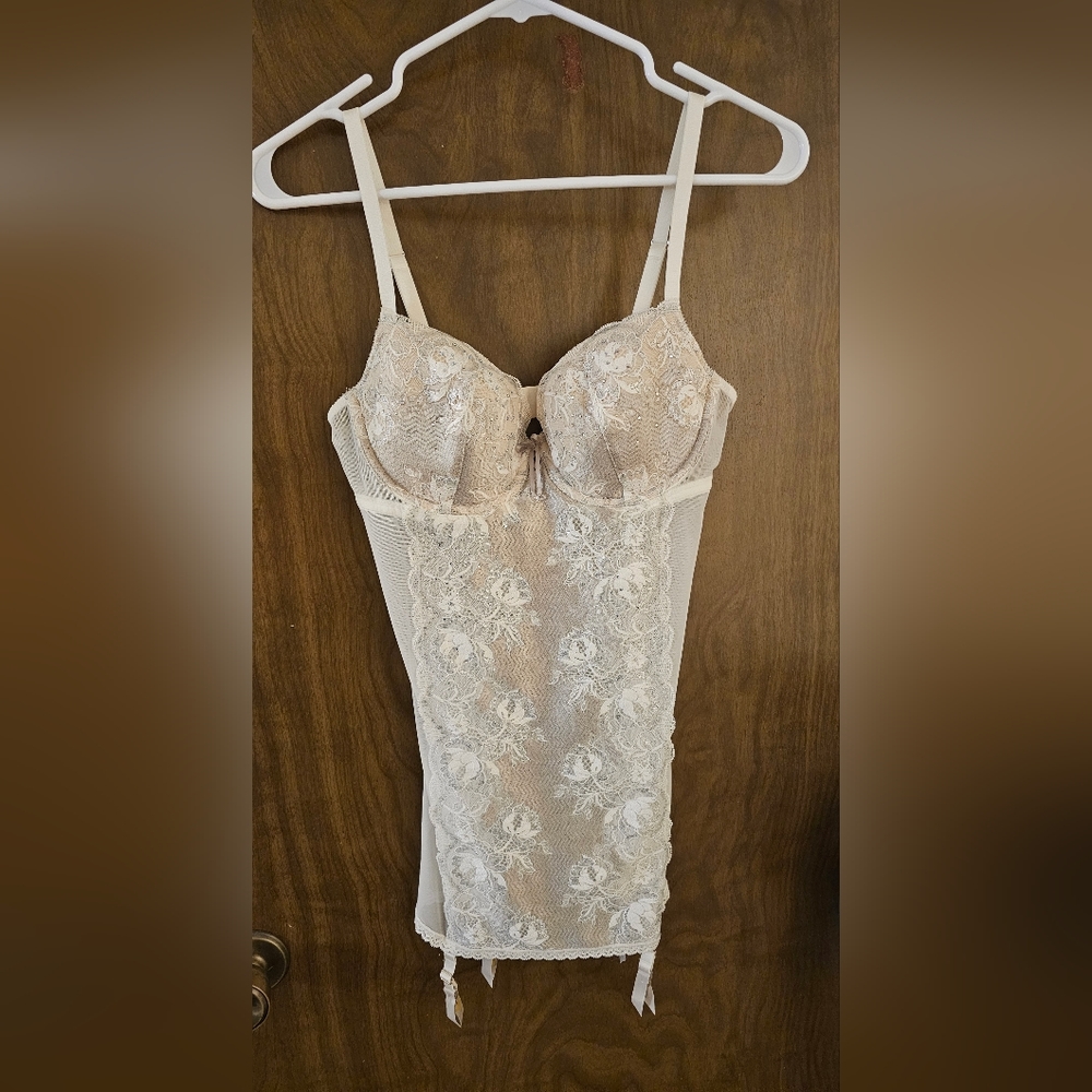 Victorias Secret Very Sexy- taupe/ibory